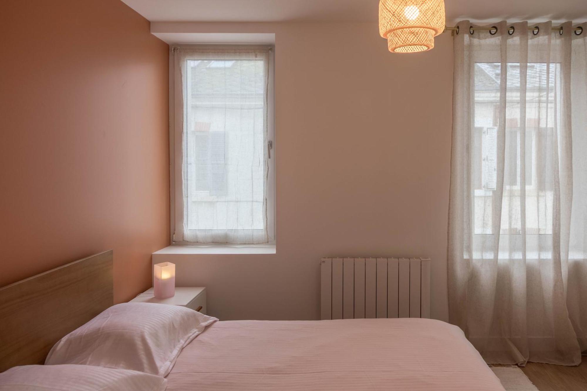 Beau Quartier Et Central, Maison Spacieuse Avec Cour, 3 Chambres, 3 Salles De Bains A 10 Min A Pied De La Gare Орлеан Экстерьер фото