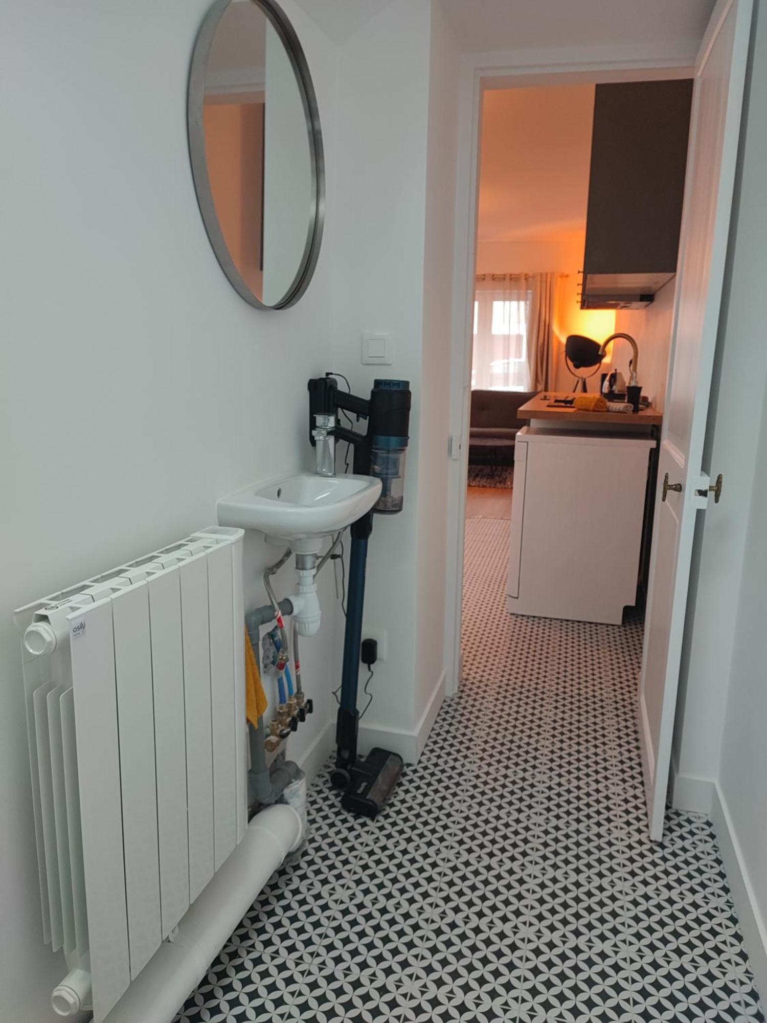 Beau Quartier Et Central, Maison Spacieuse Avec Cour, 3 Chambres, 3 Salles De Bains A 10 Min A Pied De La Gare Орлеан Экстерьер фото